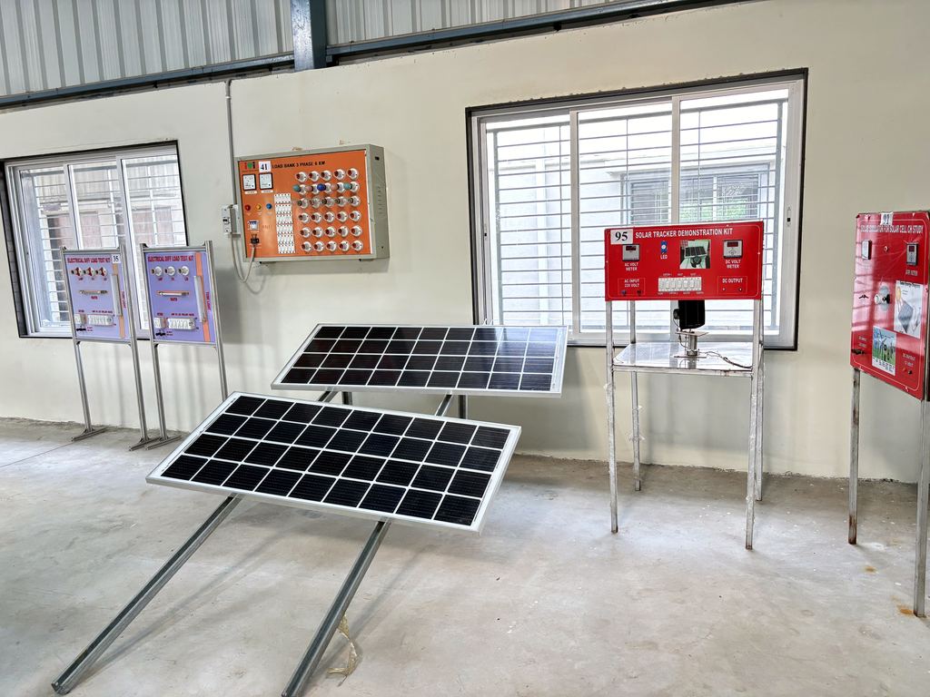 Solar panel practical setup — Dekson ITI, Babhulgaon